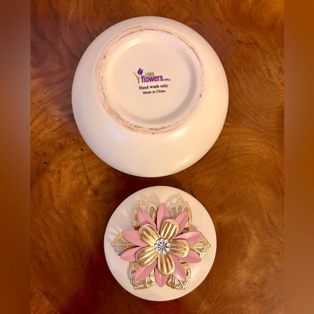 Trinket Storage Jar With Lid “ A Mother’s Love is Forever “.